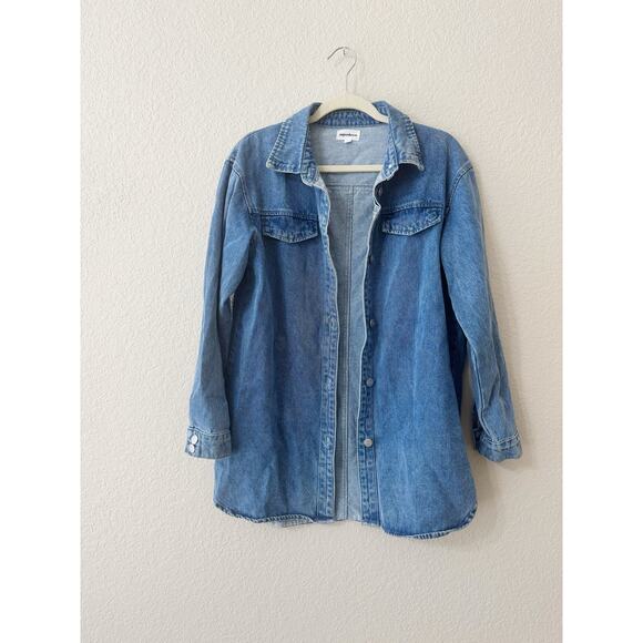 Superdown Oversized Denim Shirt Jacket Size Small Light Wash Casual Layering - Picture 2 of 5